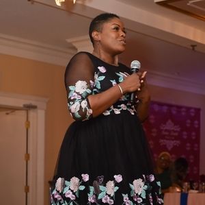 Meet your Posher, Akua